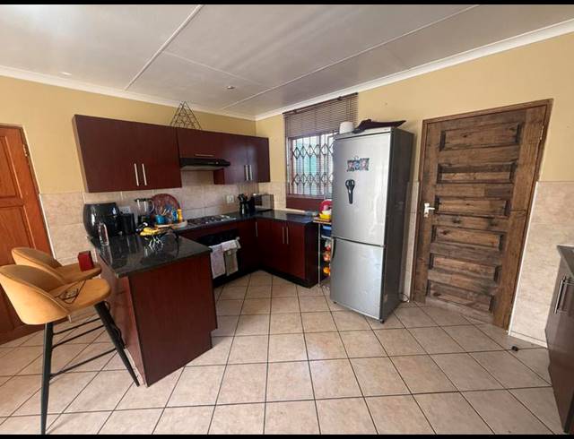 3 BEDROOM TOWNHOUSE FOR SALE IN THE REEDS
